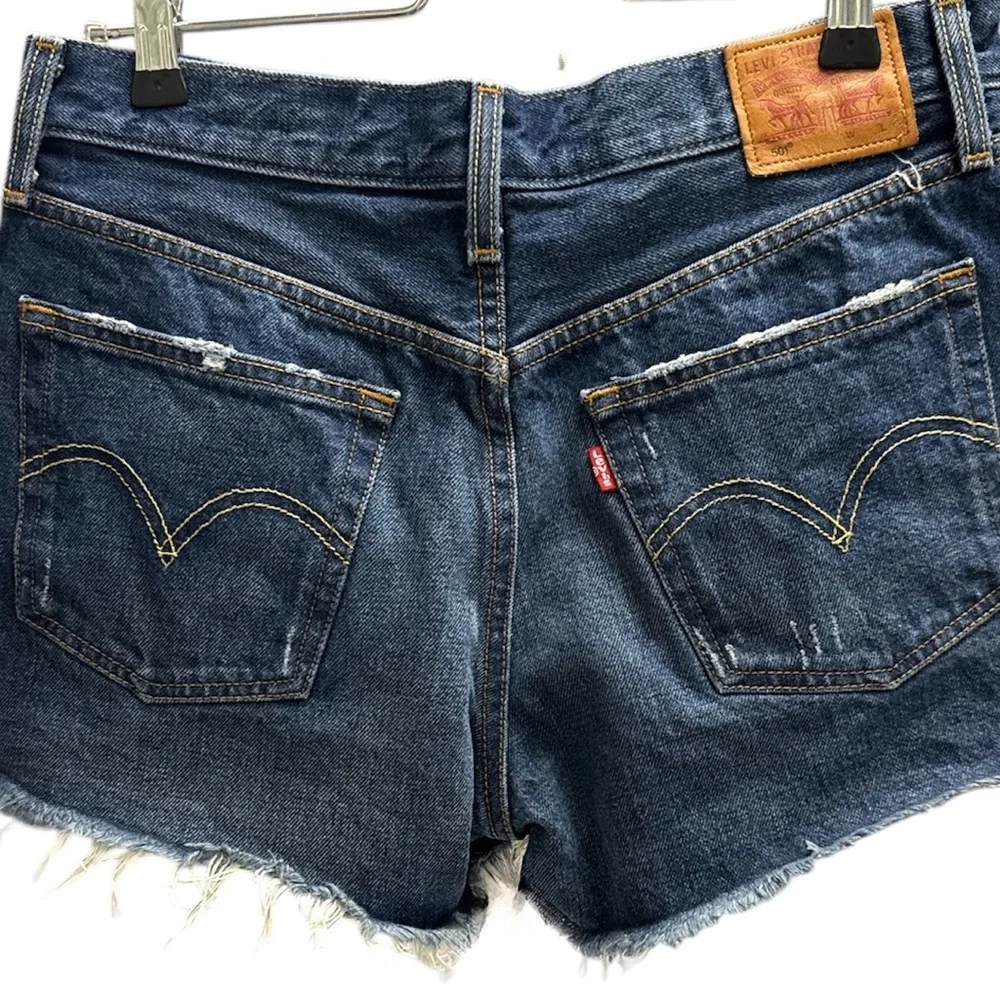 Levi’s 501 Button Fly Denim Distressed Frayed Women's Shorts Size 28 - Picture 3 of 6